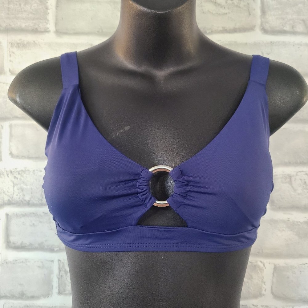 Blue Island Beach Bikini Top Soft Cup Size Medium Adjustable Strap NWT